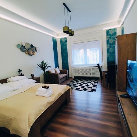 Central Palace Apartman Дебрецен Экстерьер фото
