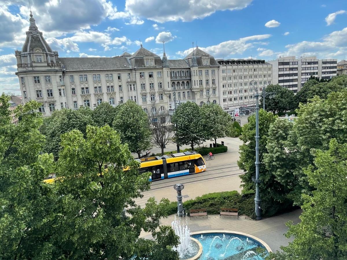Central Palace Apartman Дебрецен Экстерьер фото
