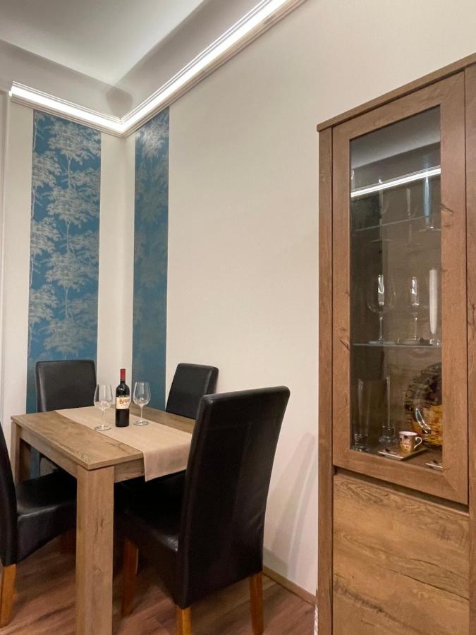 Central Palace Apartman Дебрецен Экстерьер фото