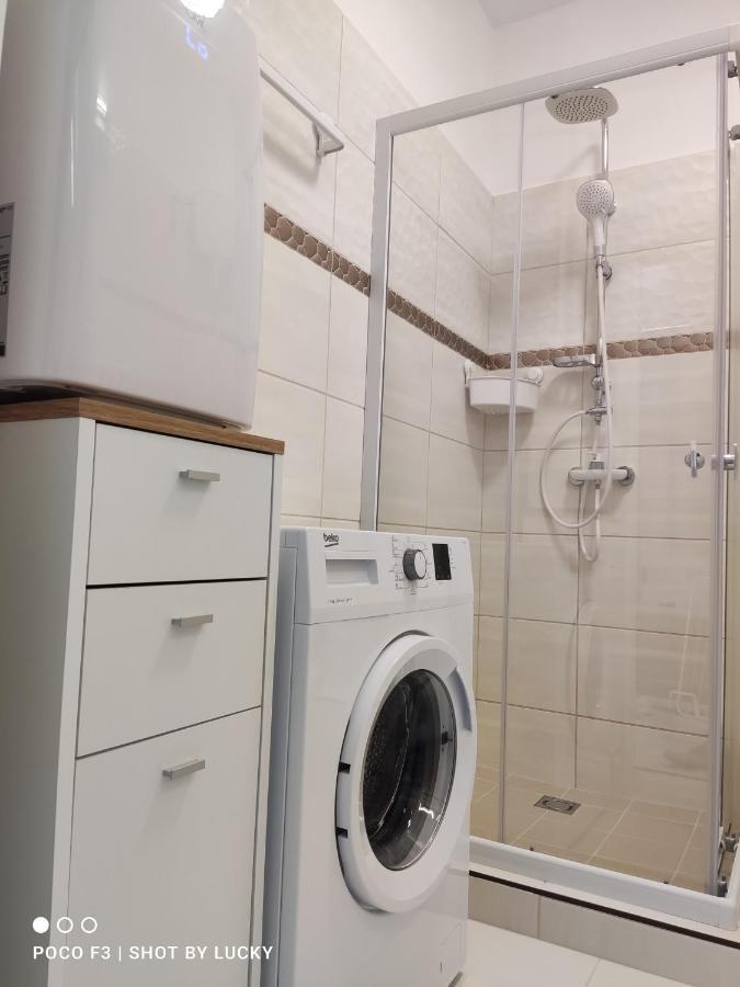 Central Palace Apartman Дебрецен Экстерьер фото