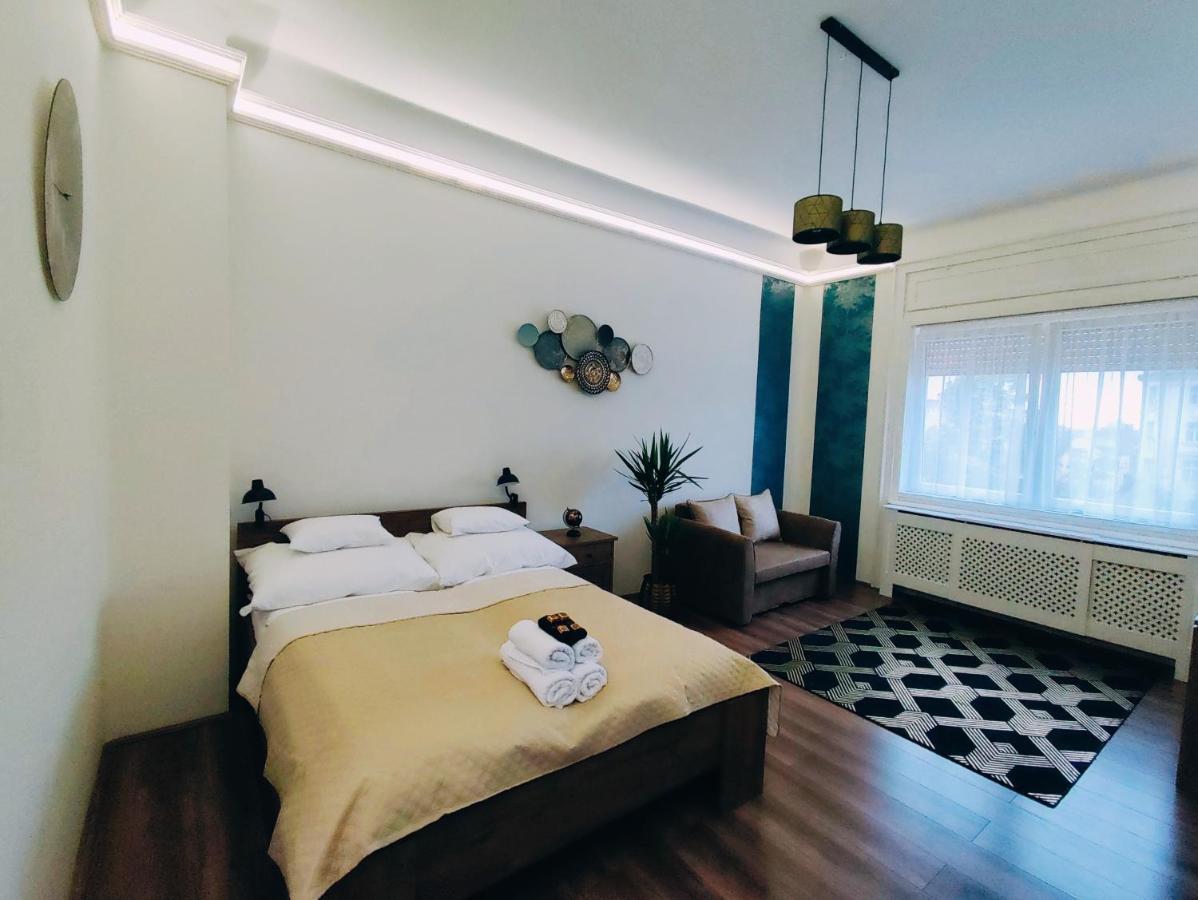 Central Palace Apartman Дебрецен Экстерьер фото