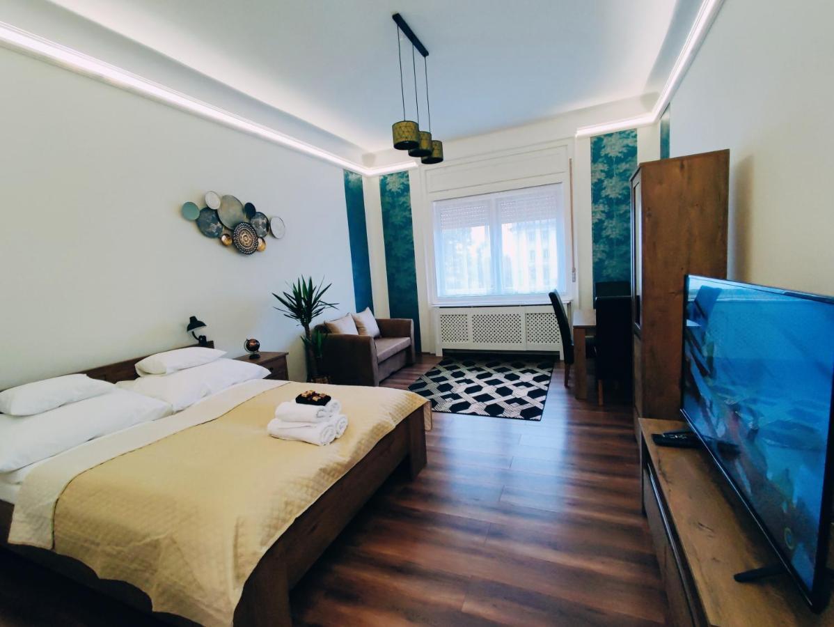 Central Palace Apartman Дебрецен Экстерьер фото