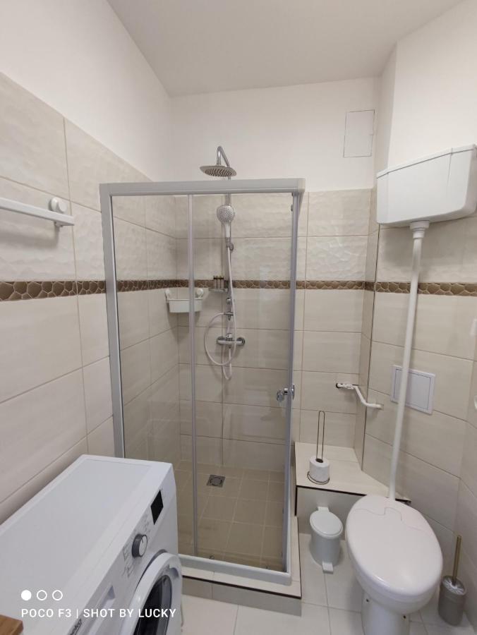 Central Palace Apartman Дебрецен Экстерьер фото