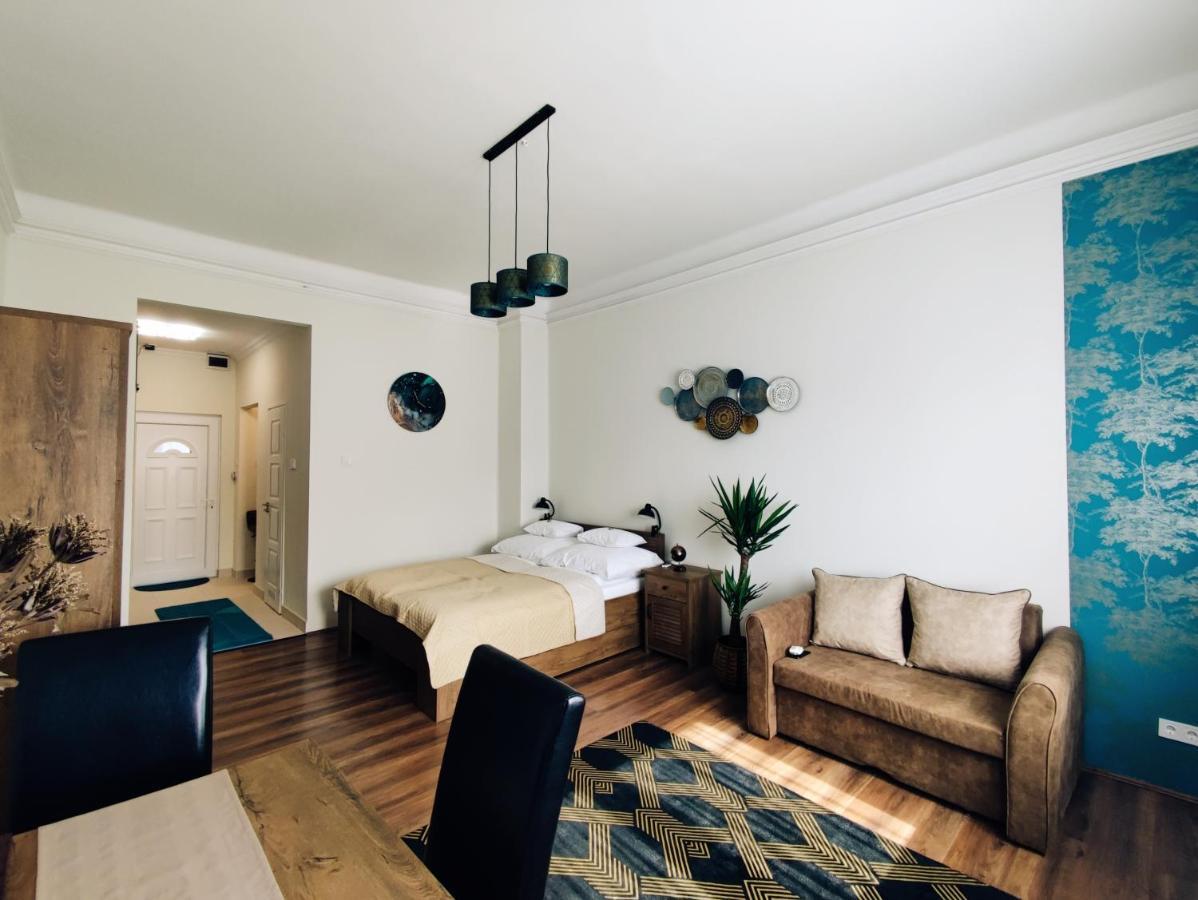 Central Palace Apartman Дебрецен Экстерьер фото